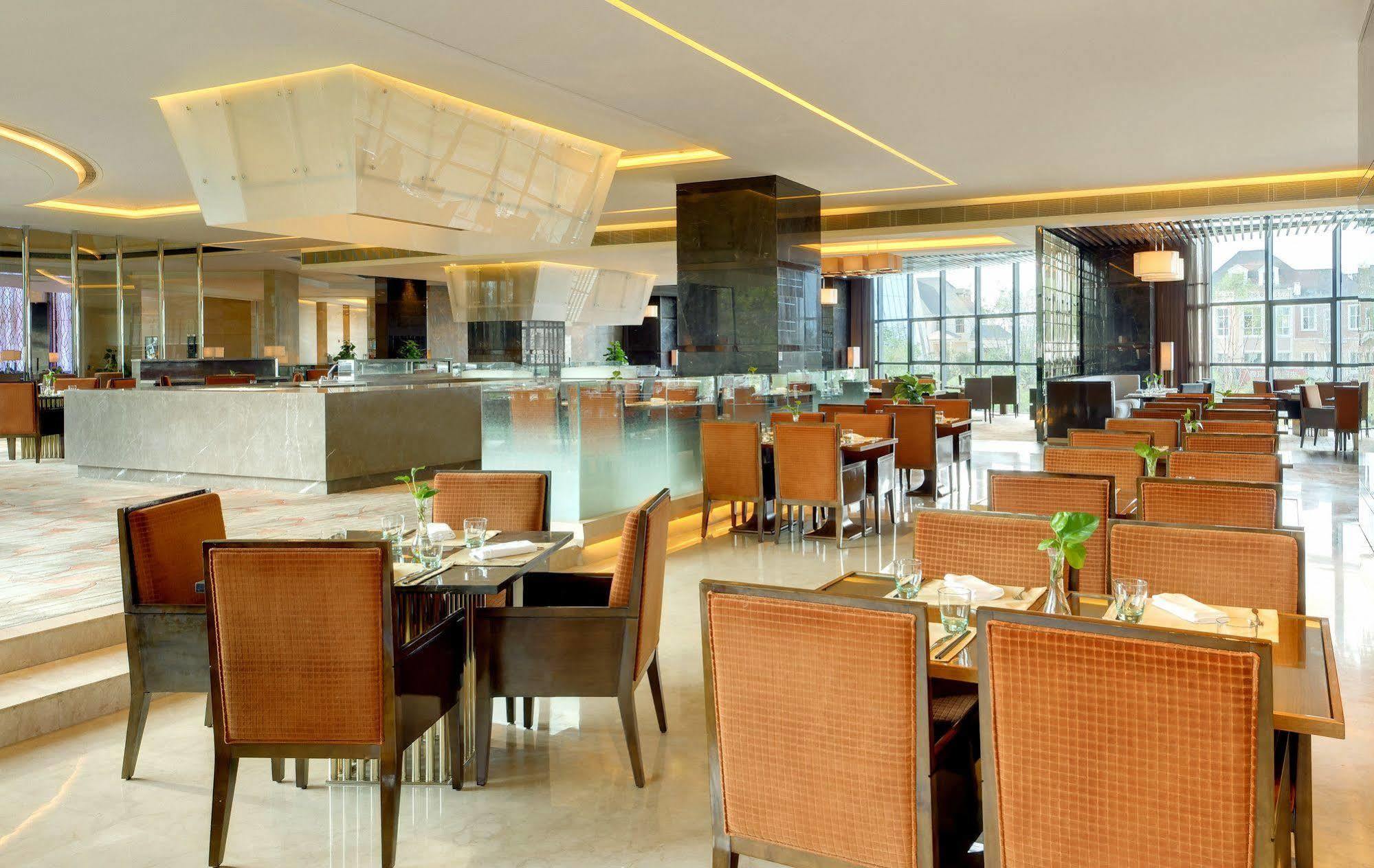 Sheraton Changchun Jingyuetan Hotel Buitenkant foto